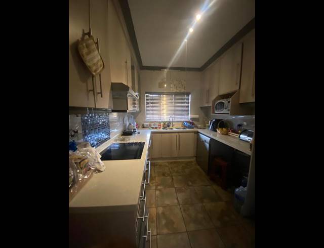 2 BEDROOM APARTMENT FOR SALE IN WYCHWOOD